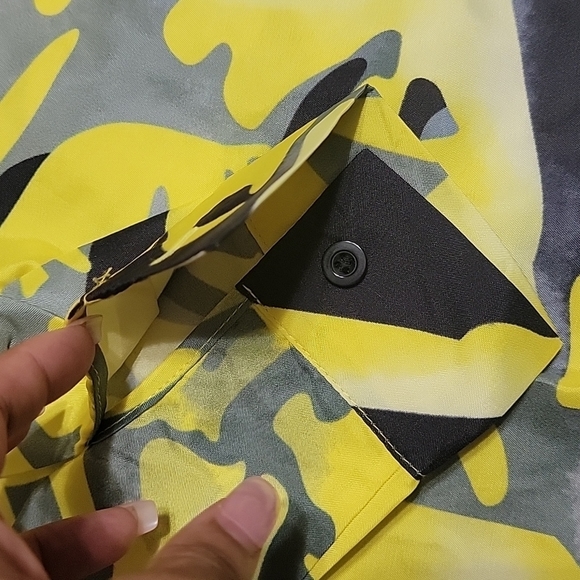 Button up - Picture 3 of 5